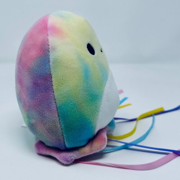 Squishmallow Janet the Jellyfish Hearts on Tummy Valentine Plush Toy - Picture 4 of 10